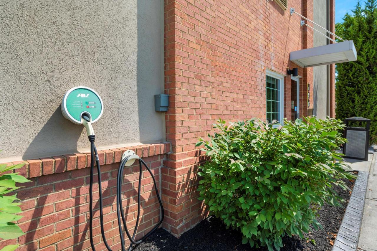 Best Western Hilliard Inn & Suites Exterior photo