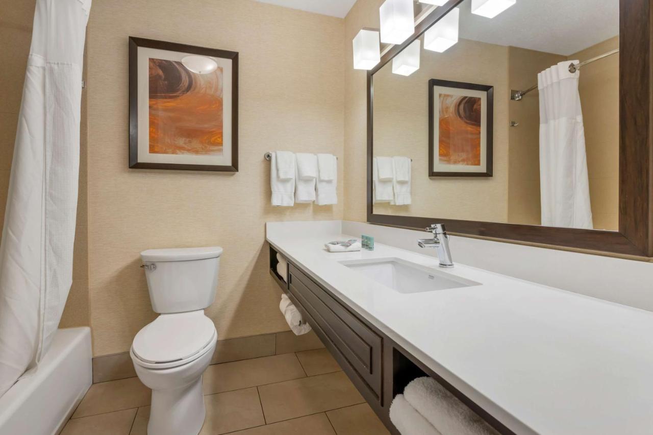 Best Western Hilliard Inn & Suites Exterior photo